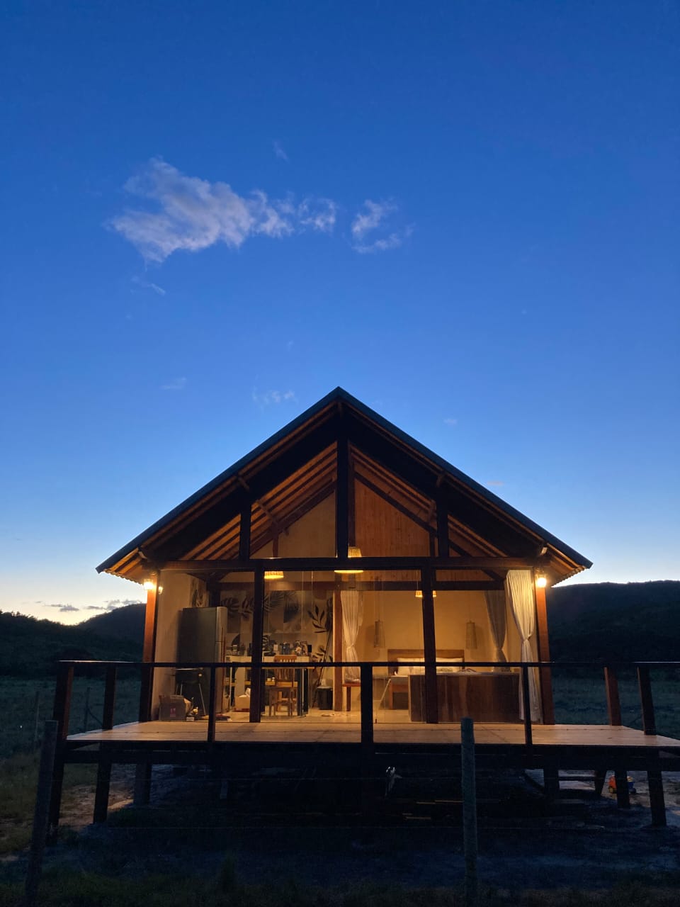 Suíte principal iluminada